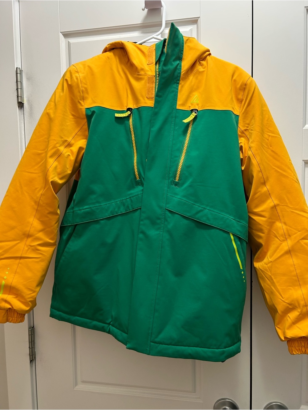 Ripzone XL youth ski/snowboard jacket